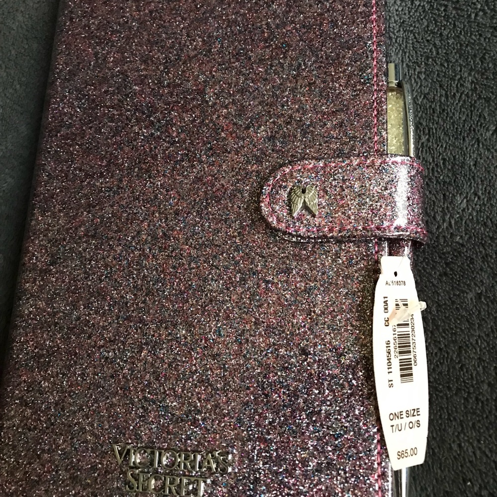 Notebook by : Victoria’s Secret BLACK FRIDAY SALE